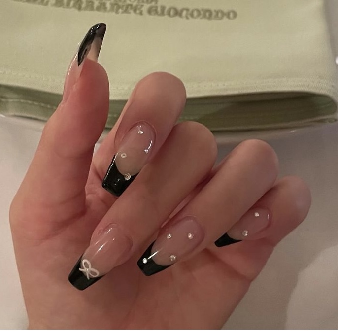 black nail ideas, black valentines nails, valentine nail ideas, valentines nails, valentine's day nails, acrylic nail ideas