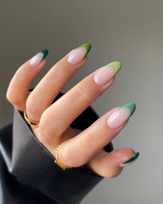 green nails, emerald green nails, sage green nails, dark green nails, olive green nails